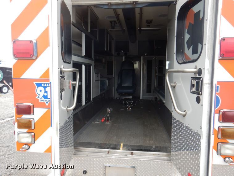 image for item DP0423 2010 Freightliner Business Class M2  ambulance