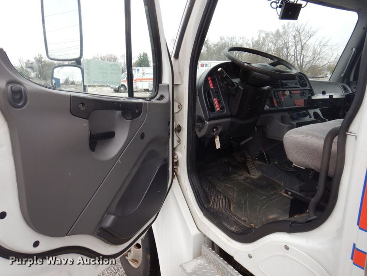 image for item DP0423 2010 Freightliner Business Class M2  ambulance