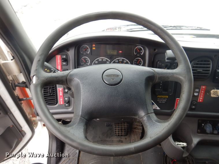 image for item DP0423 2010 Freightliner Business Class M2  ambulance