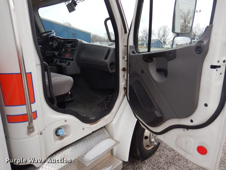 image for item DP0423 2010 Freightliner Business Class M2  ambulance