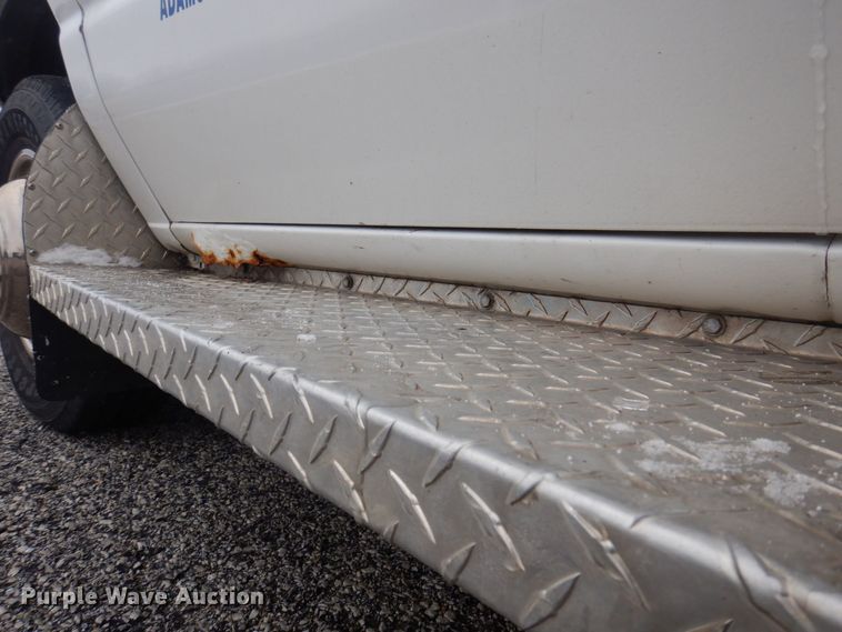 image for item DP0424 1999 Ford E350 Super Duty  ambulance