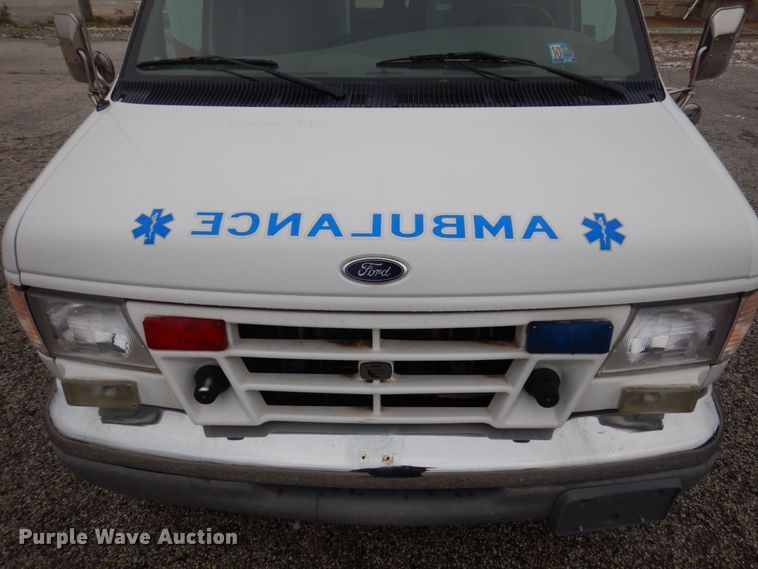 image for item DP0424 1999 Ford E350 Super Duty  ambulance