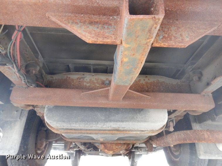 image for item DP0424 1999 Ford E350 Super Duty  ambulance