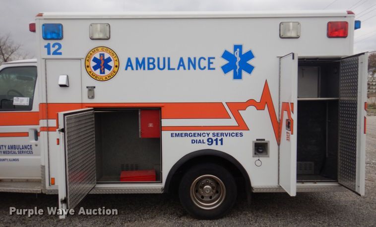 image for item DP0424 1999 Ford E350 Super Duty  ambulance
