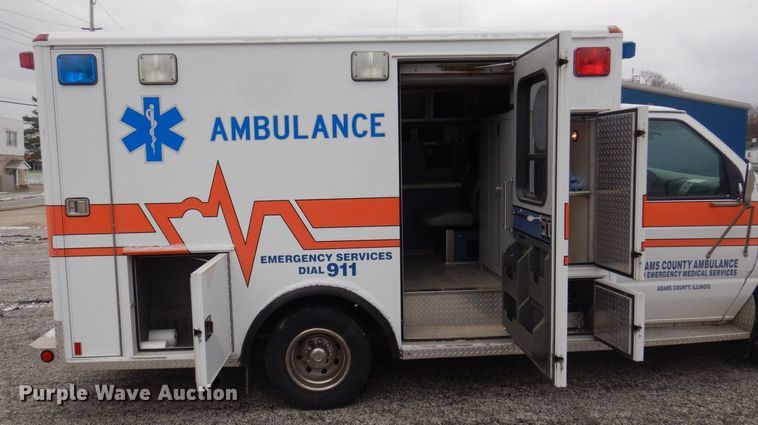 image for item DP0424 1999 Ford E350 Super Duty  ambulance