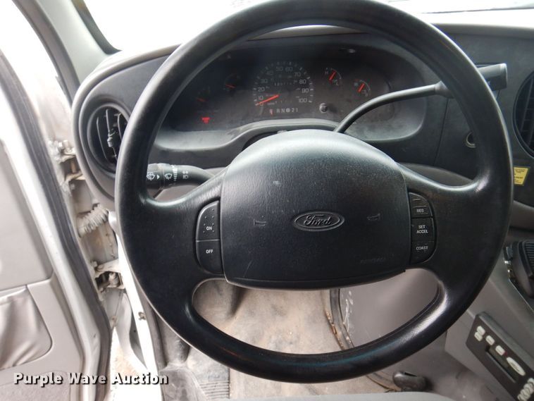 image for item DP0424 1999 Ford E350 Super Duty  ambulance