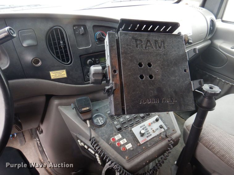 image for item DP0424 1999 Ford E350 Super Duty  ambulance