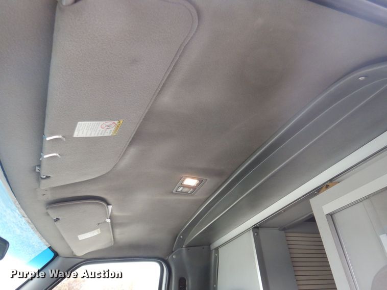 image for item DP0424 1999 Ford E350 Super Duty  ambulance