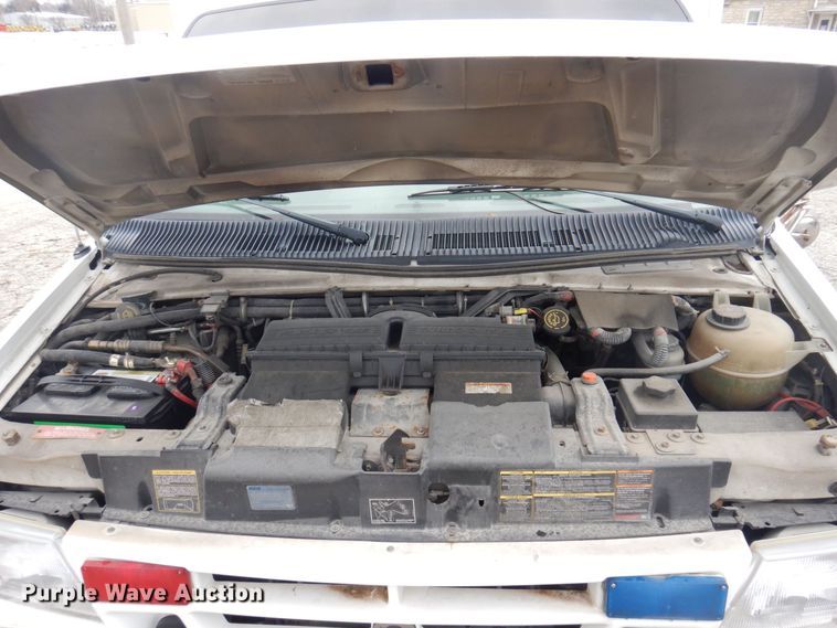 image for item DP0424 1999 Ford E350 Super Duty  ambulance