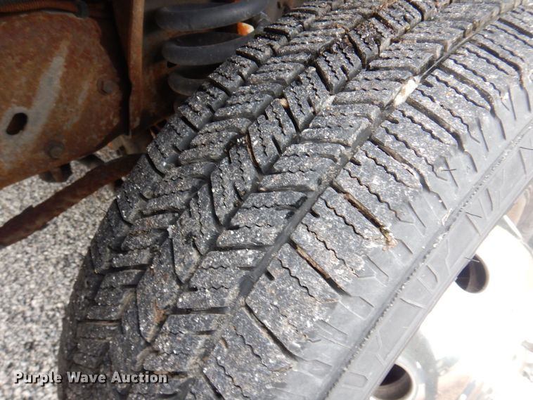 image for item DP0424 1999 Ford E350 Super Duty  ambulance