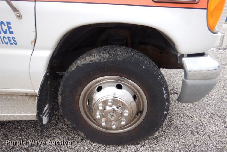 image for item DP0424 1999 Ford E350 Super Duty  ambulance