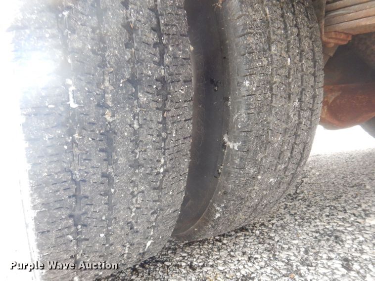 image for item DP0424 1999 Ford E350 Super Duty  ambulance