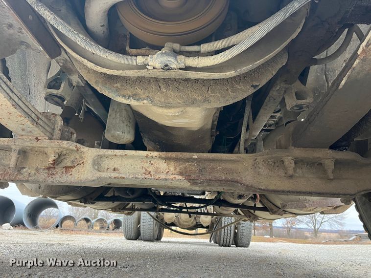 image for item DP0446 1987 International F9370  truck cab and chassis