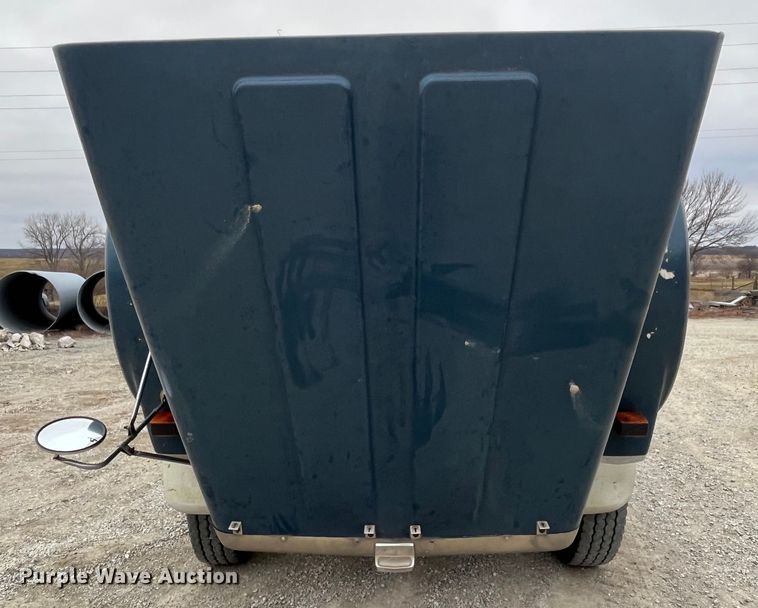 image for item DP0446 1987 International F9370  truck cab and chassis