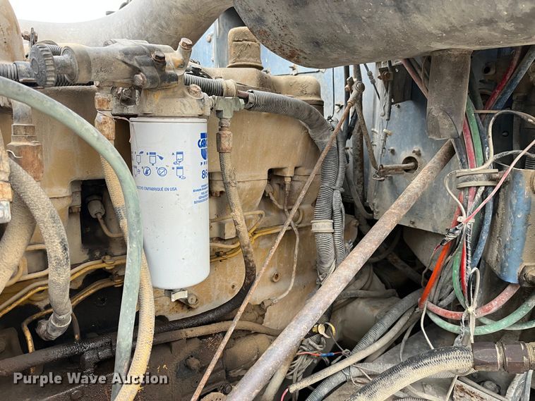 image for item DP0446 1987 International F9370  truck cab and chassis