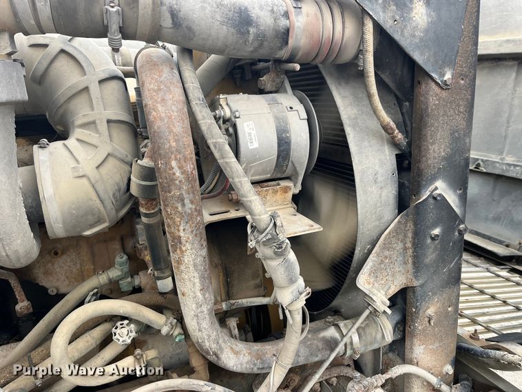 image for item DP0446 1987 International F9370  truck cab and chassis