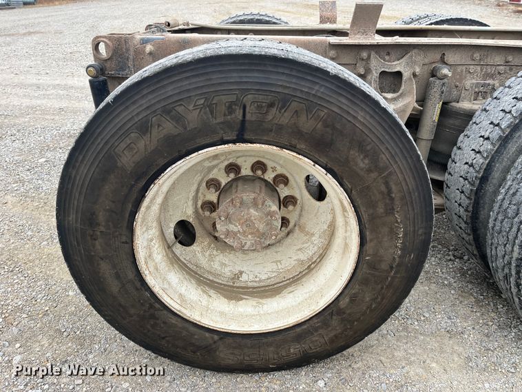 image for item DP0446 1987 International F9370  truck cab and chassis