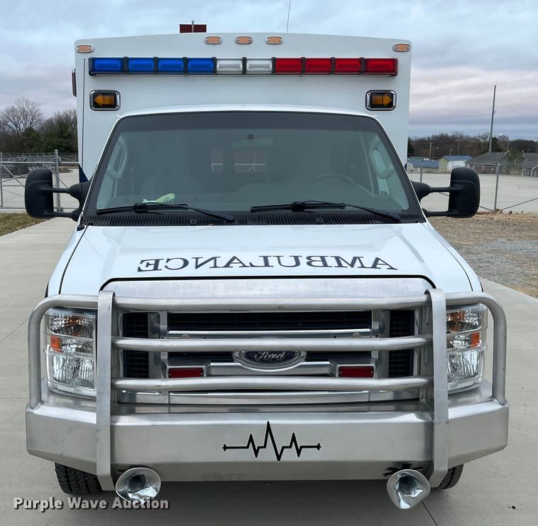 image for item DP0447 2013 Ford E450  ambulance