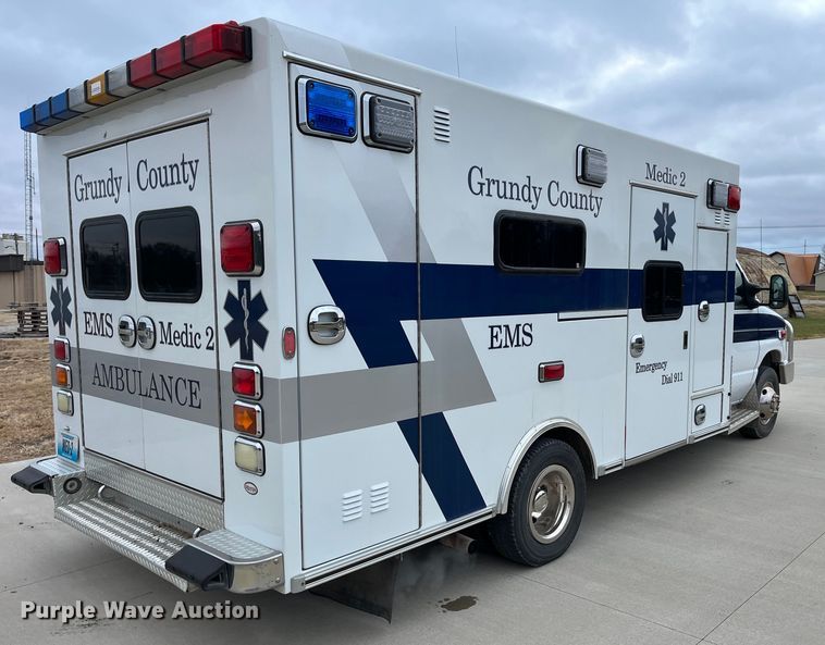 image for item DP0447 2013 Ford E450  ambulance