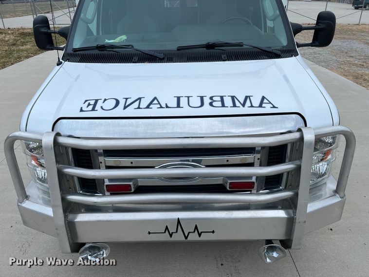 image for item DP0447 2013 Ford E450  ambulance