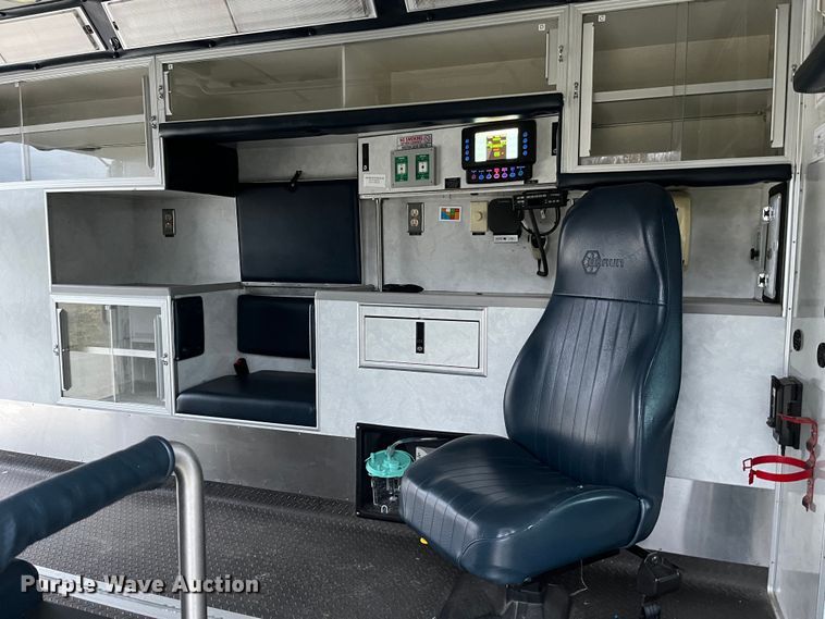 image for item DP0447 2013 Ford E450  ambulance