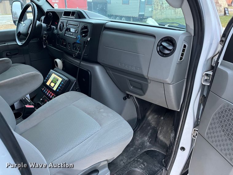 image for item DP0447 2013 Ford E450  ambulance