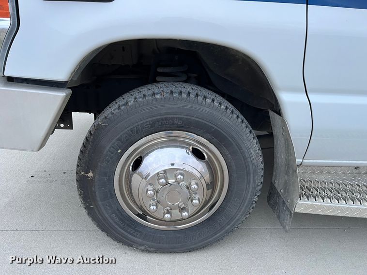 image for item DP0447 2013 Ford E450  ambulance