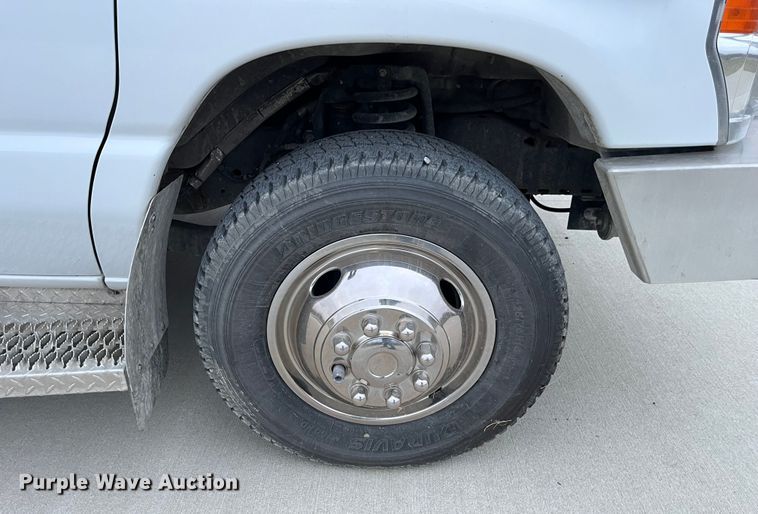 image for item DP0447 2013 Ford E450  ambulance