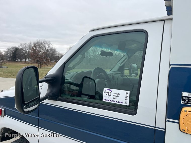image for item DP0448 2017 Ford E450  ambulance