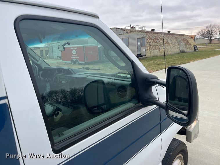 image for item DP0448 2017 Ford E450  ambulance