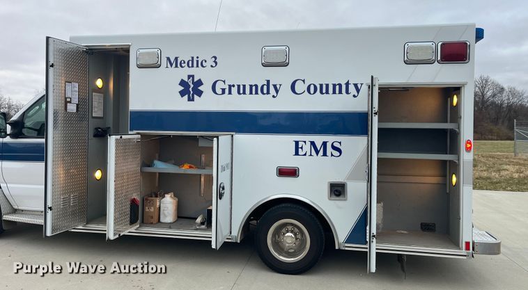 image for item DP0448 2017 Ford E450  ambulance