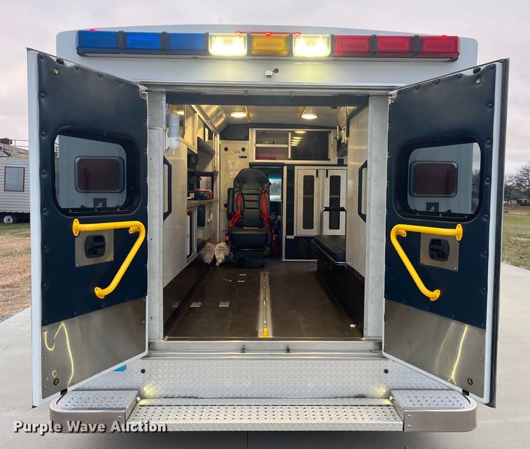 image for item DP0448 2017 Ford E450  ambulance