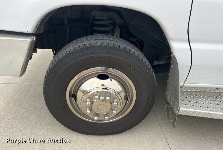 image for item DP0448 2017 Ford E450  ambulance