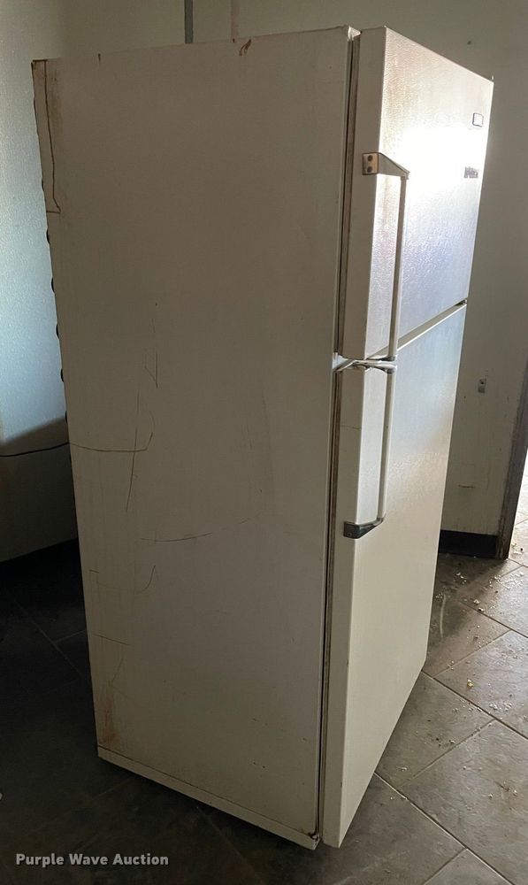 image for item DR2090 Kelvinator MRT21GNCW0  refrigerator