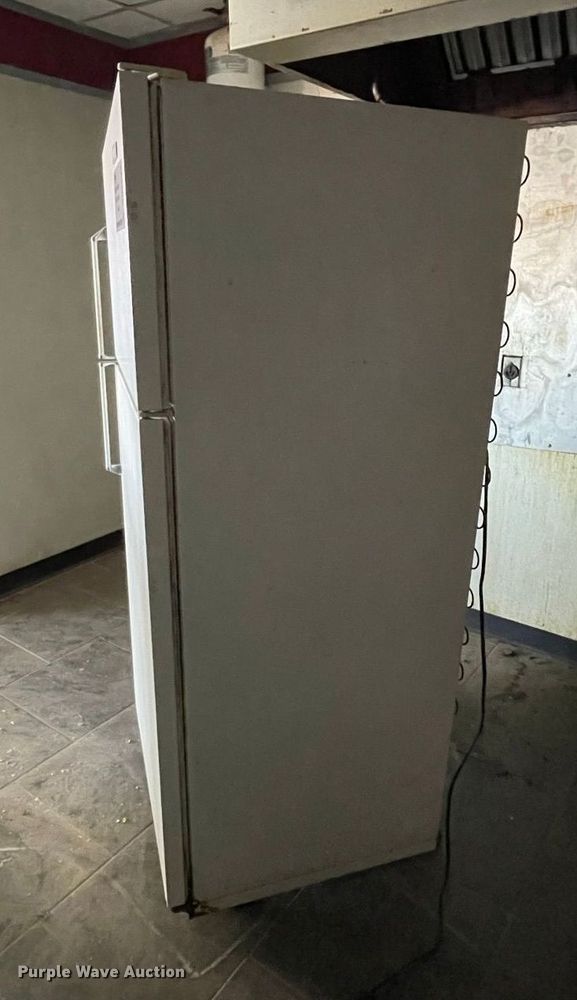 image for item DR2090 Kelvinator MRT21GNCW0  refrigerator