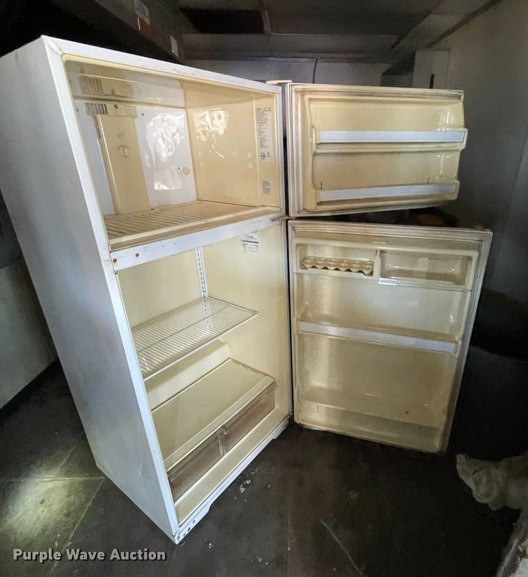 image for item DR2090 Kelvinator MRT21GNCW0  refrigerator