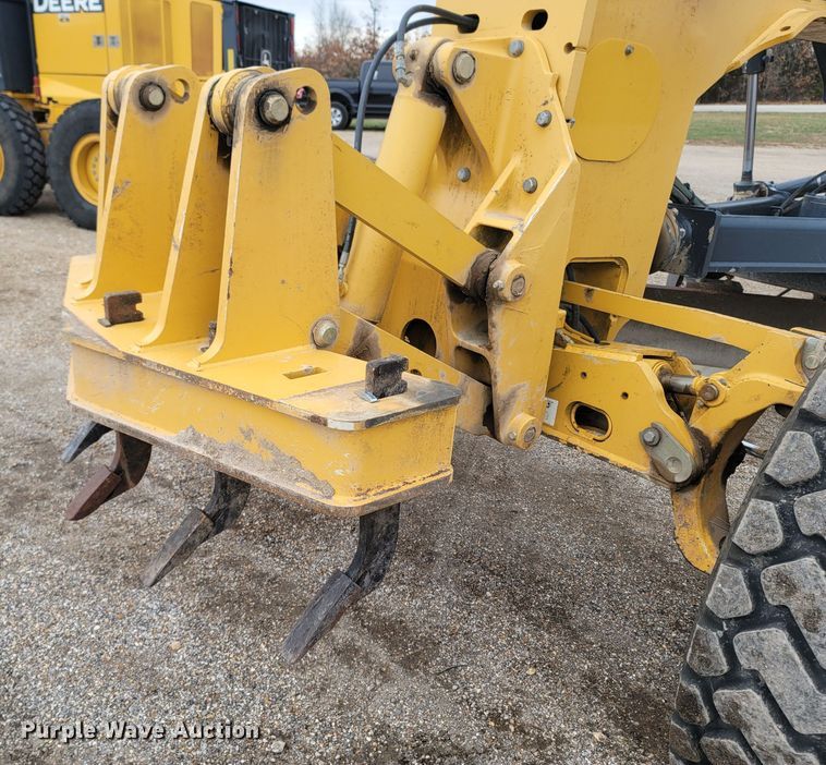 image for item DR3361 2013 John Deere 770G  motor grader