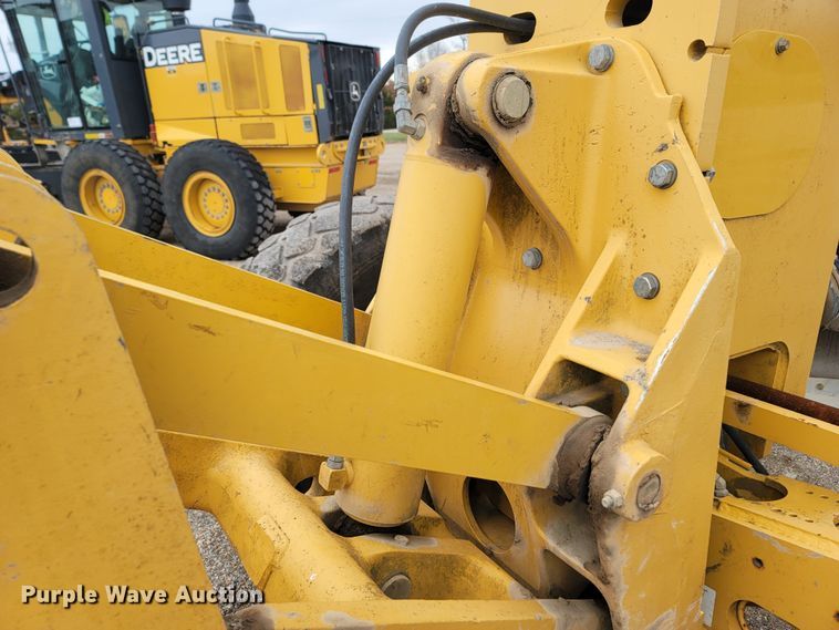 image for item DR3361 2013 John Deere 770G  motor grader
