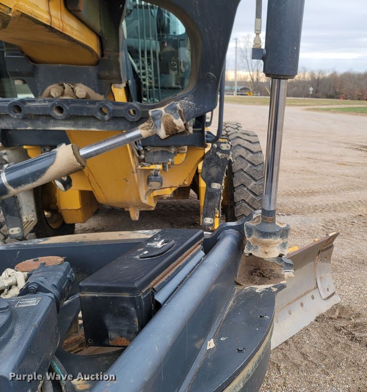 image for item DR3361 2013 John Deere 770G  motor grader