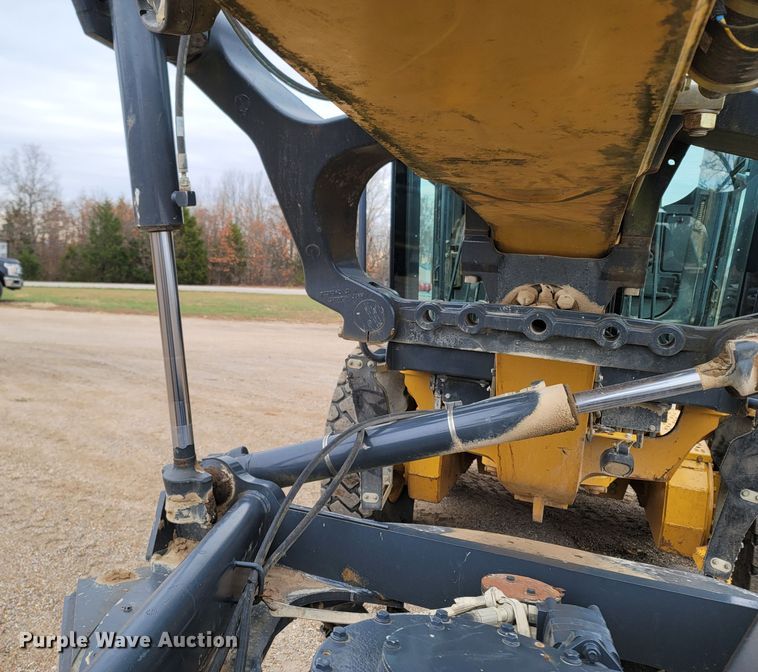 image for item DR3361 2013 John Deere 770G  motor grader