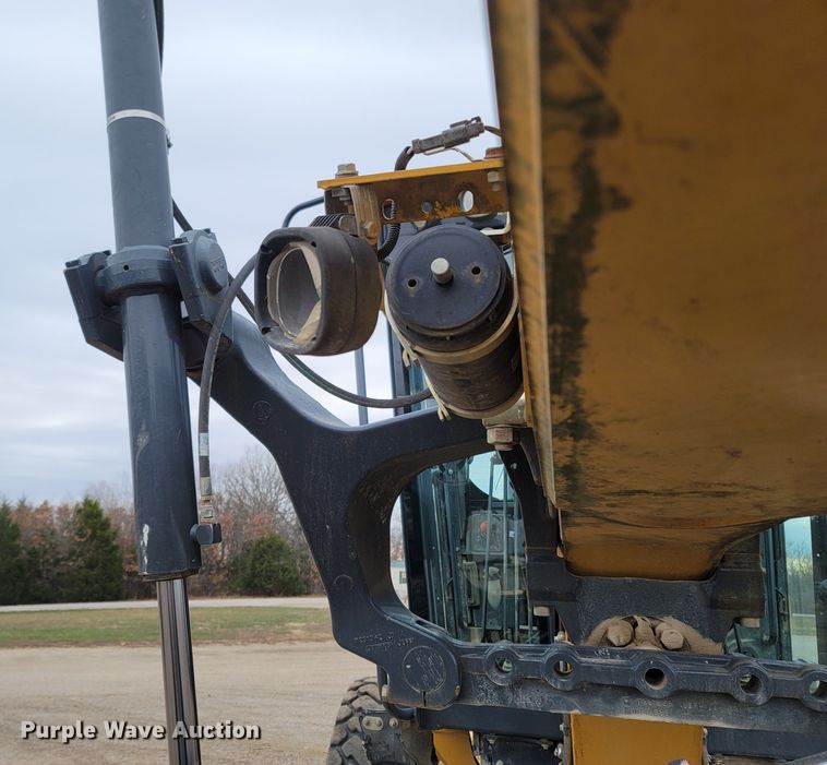 image for item DR3361 2013 John Deere 770G  motor grader