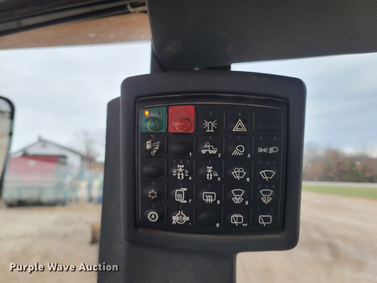 image for item DR3361 2013 John Deere 770G  motor grader