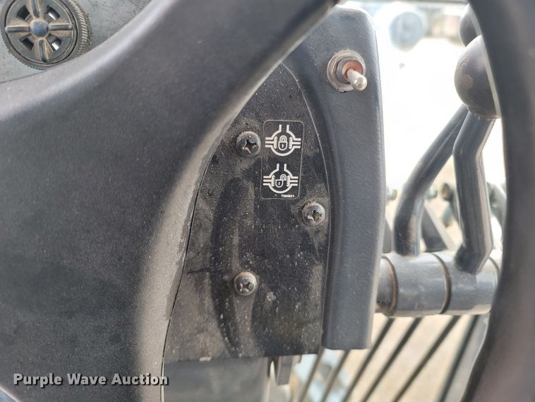 image for item DR3361 2013 John Deere 770G  motor grader