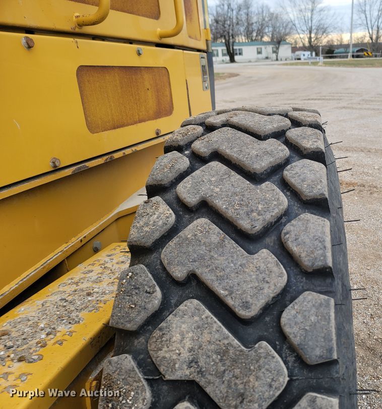 image for item DR3361 2013 John Deere 770G  motor grader