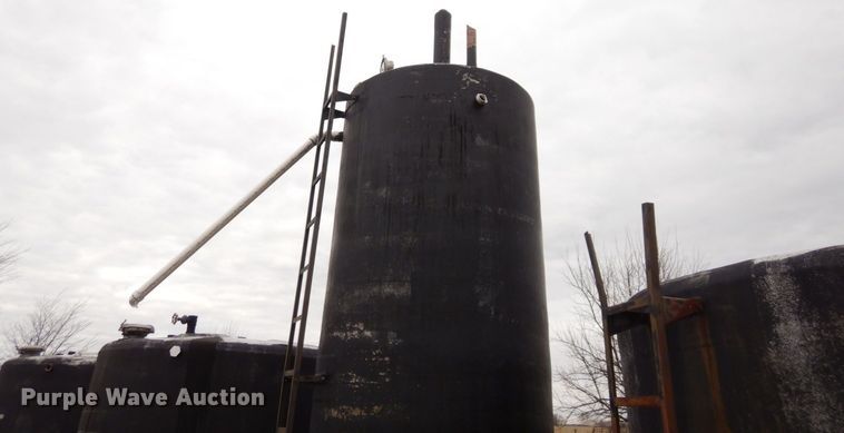 image for item DR8076 (4) Reddiglass Inc oilfield tanks