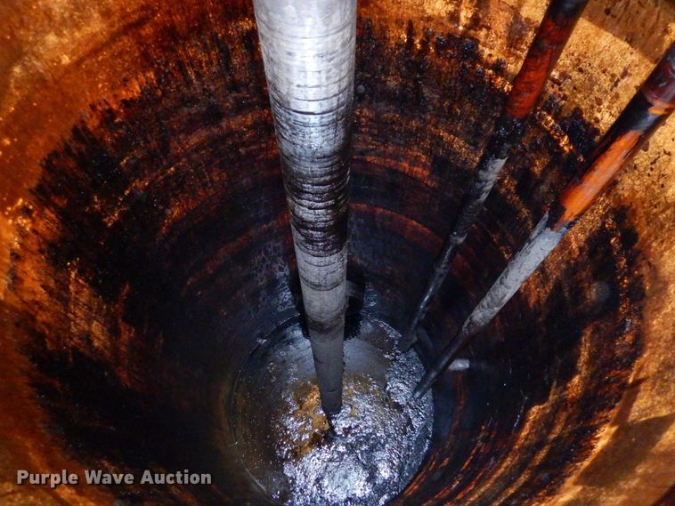 image for item DR8076 (4) Reddiglass Inc oilfield tanks