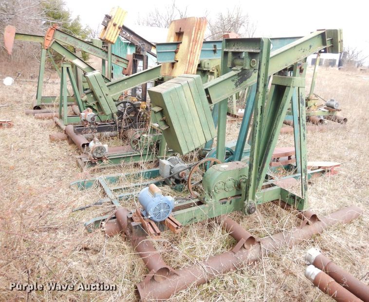 image for item DR8077 (13) pump jacks
