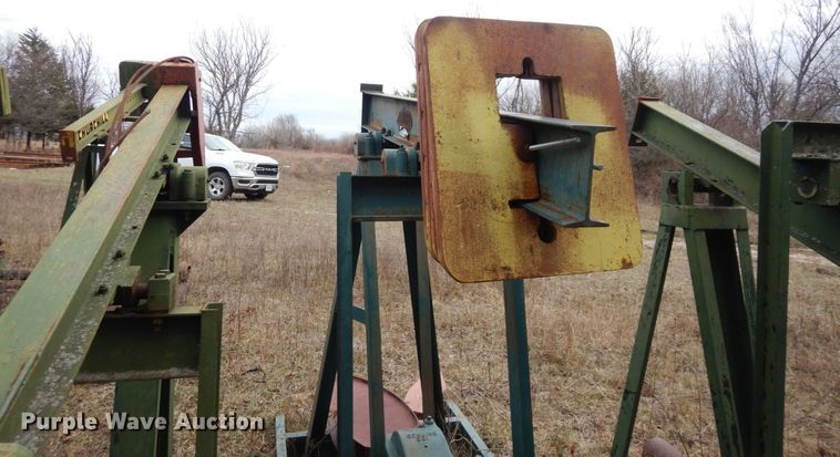 image for item DR8077 (13) pump jacks