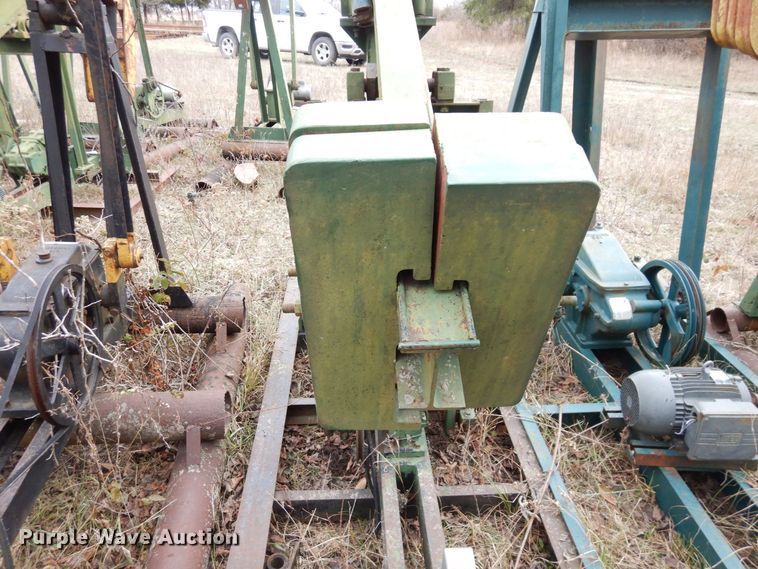 image for item DR8077 (13) pump jacks