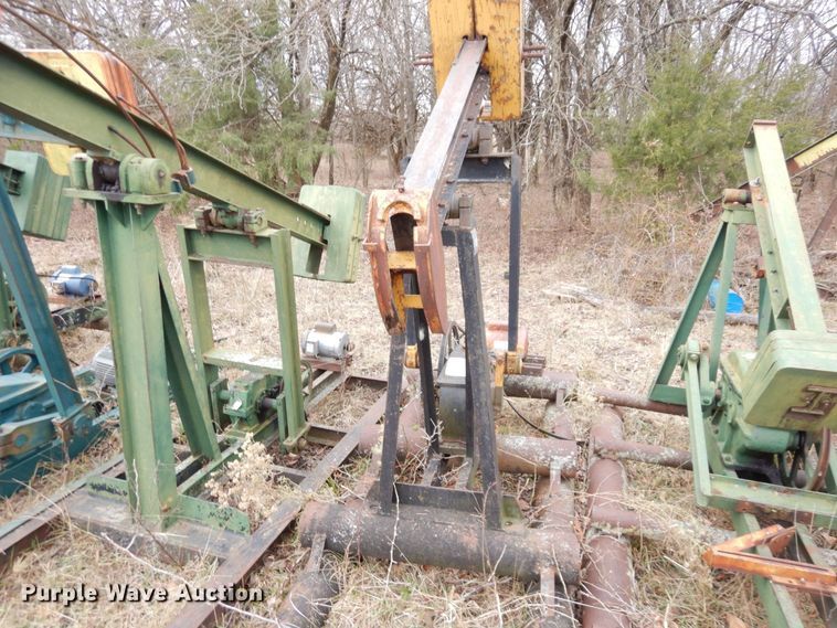 image for item DR8077 (13) pump jacks